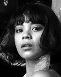 Picture of Eva Noblezada