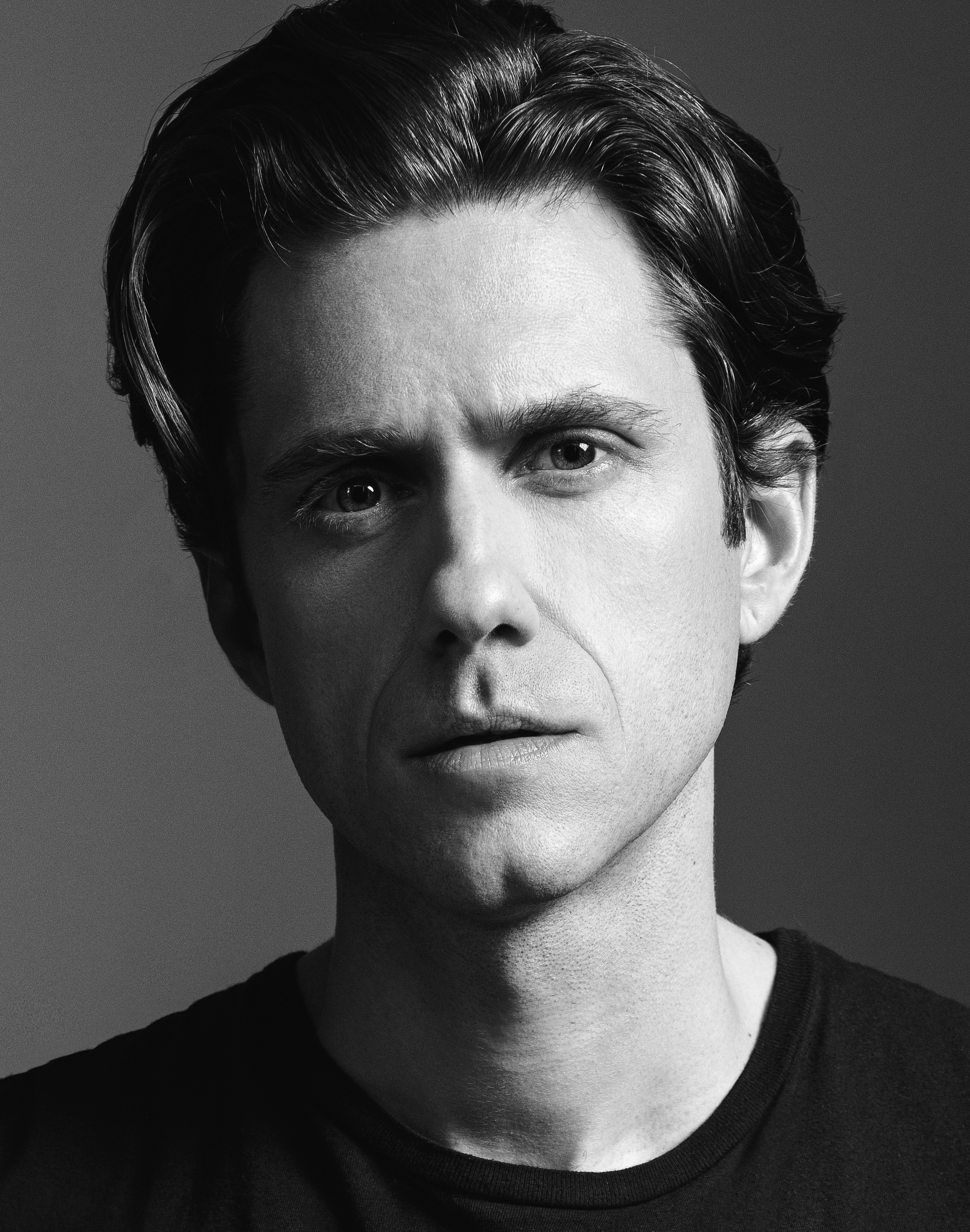 Picture of Aaron Tveit