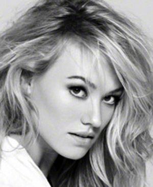 Picture of Yvonne Strahovski