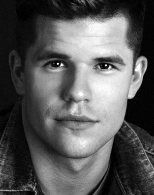 Picture of Charlie Carver
